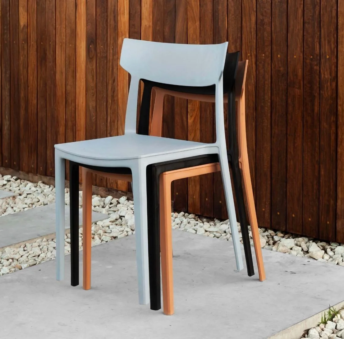 Silla reforzada de plástico inyectado